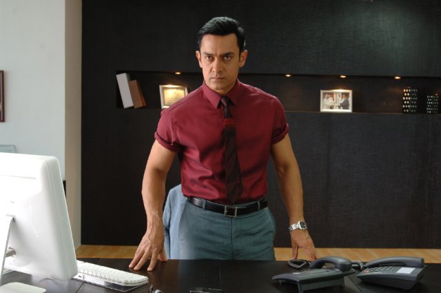 Ghajini Movie Poster